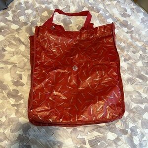 red lulu lemon tote bag